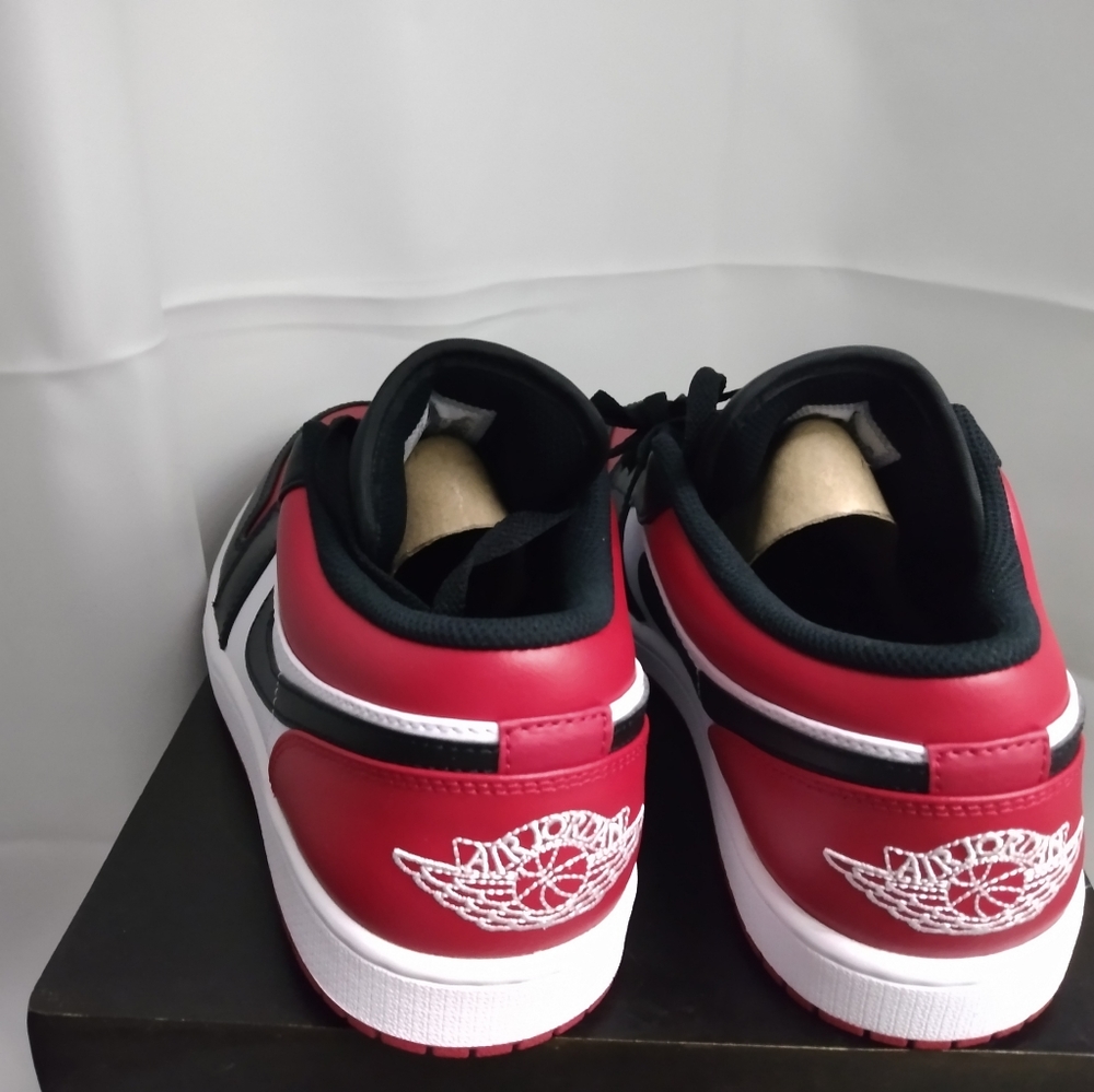 Jordan 1 bred toe size 10 - Picture 3 of 6